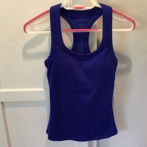 Alo sports bra with built-in bra - removable pads